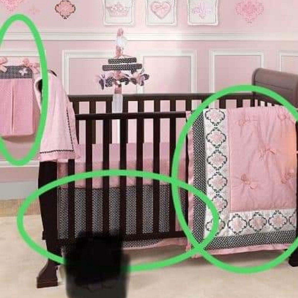 Duchess blanket + matching bedskirt & diaper sack